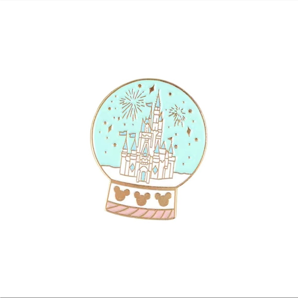 Magic Castle Enameled Pin NEW - Picture 1 of 6